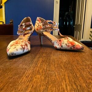 Chinese Laundry floral dress heels size 7 white, pink, red
